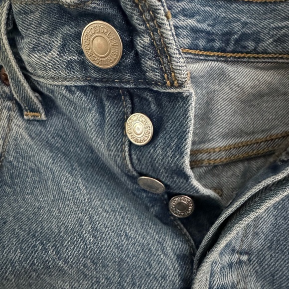 Levi shorts size 26-27 - Picture 4 of 7